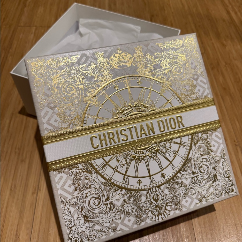 Dior Christmas Box - Picture 2 of 2